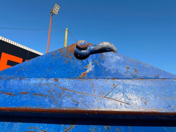 6000 kg ....conquip concrete tipping skip......112 381207070