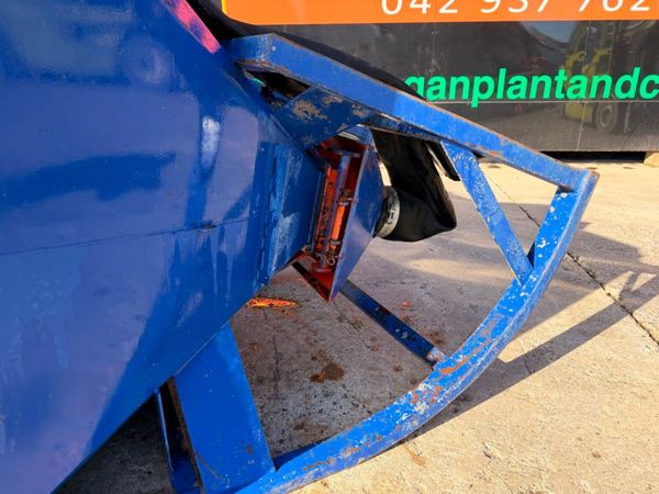 6000 kg ....conquip concrete tipping skip......112 381207077