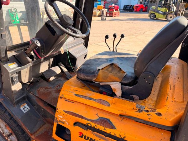 JUNGHEINRICH   3 TON DIESEL FORKLIFT .....1082 381207097