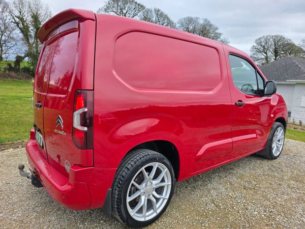 Citroen Berlingo 2019 381234182