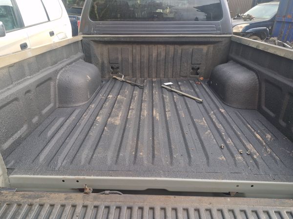 New tubs to fit Toyota Hilux 05 to 16 381350882