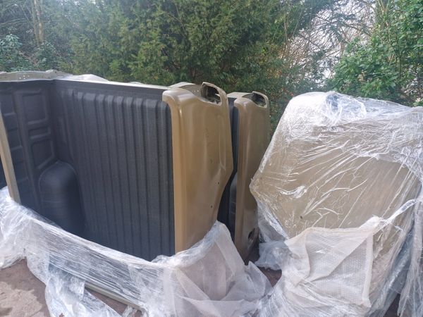 New tubs to fit Toyota Hilux 05 to 16 381350883