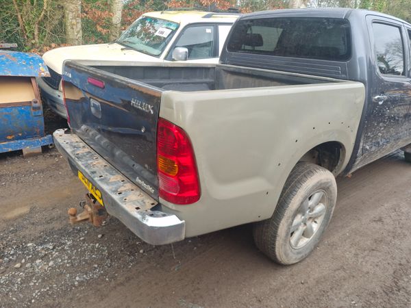 New tubs to fit Toyota Hilux 05 to 16 381350957