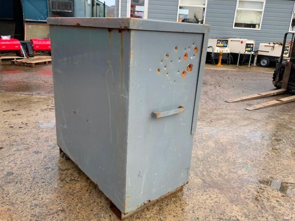 ARMOGUARD TOOL STORAGE CHEST....    1364t. 381354641