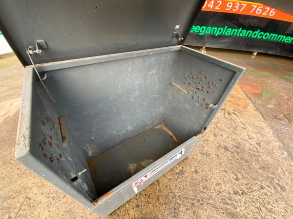 ARMOGUARD TOOL STORAGE CHEST....    1364t. 381354779