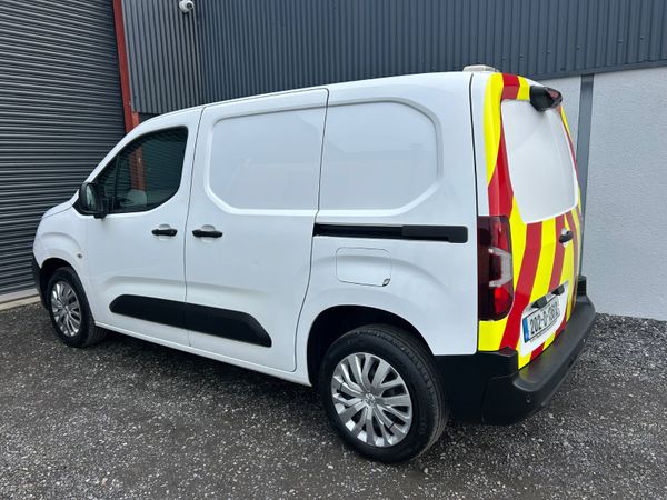 20 Peugeot Partner ‘99km / Professional model 381384026