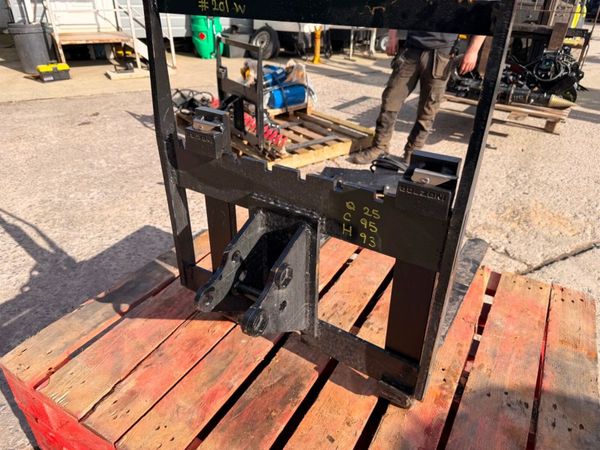 MICRO / MINI DIGGER FORK ATTACHMENT.....201W 381300208