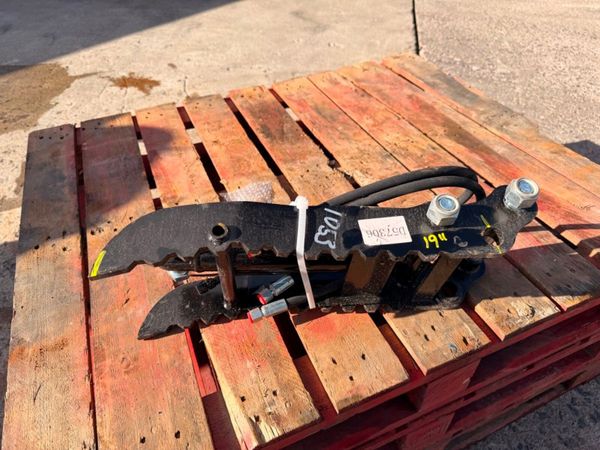 NEW...HYDRAULIC THUMB GRAB ...micro / mini digger 381300232