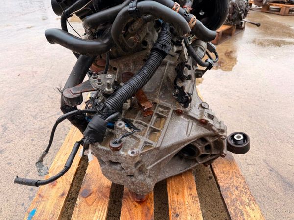 toyota Aygo , peugeot 107 , citroen c1  engine + g 381313000