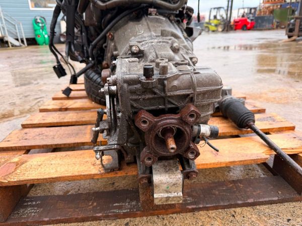 2017 CRAFTER ENGINE + GEARBOX.... 2.0 TDI 381313030