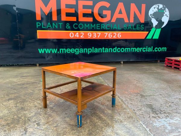 44" x 44" STEEL WORK BENCH........#315 381319178