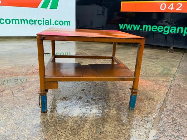 44" x 44" STEEL WORK BENCH........#315 381319179