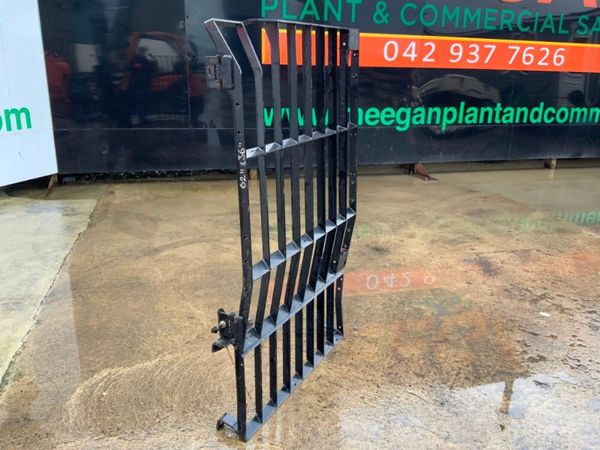 KOLBELO SK130  CAB SAFETY SCREEN.....6236. 381319183