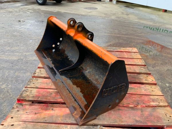 40" JCB GRADING BUCKET............30mm PINS......6 381319202