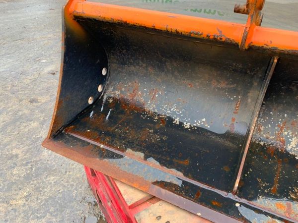 40" JCB GRADING BUCKET............30mm PINS......6 381319204