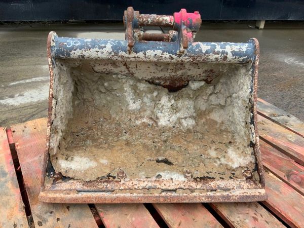 24" DIGGING BUCKET.......30mm PINS........264f. 381319219