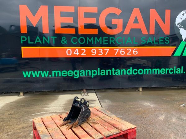 UNUSED 9" RHINOX BUCKET.....30mm PINS......121v 381319225