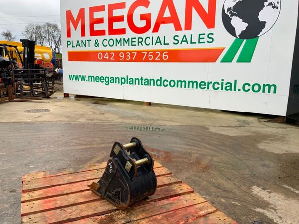 UNUSED 9" RHINOX BUCKET.....30mm PINS......121v 381319231