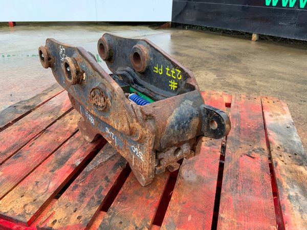 GEITH HYDRAULIC QUICK HITCH....45mm PINS...277pf 381323742