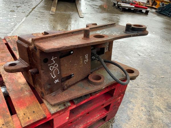 HYDRAULIC QUICK HITCH.........60mm PINS........584 381323747