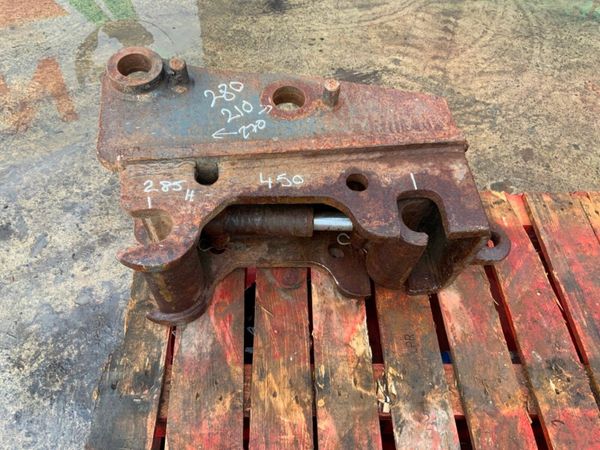 HYDRAULIC QUICK HITCH.........60mm PINS........584 381323750