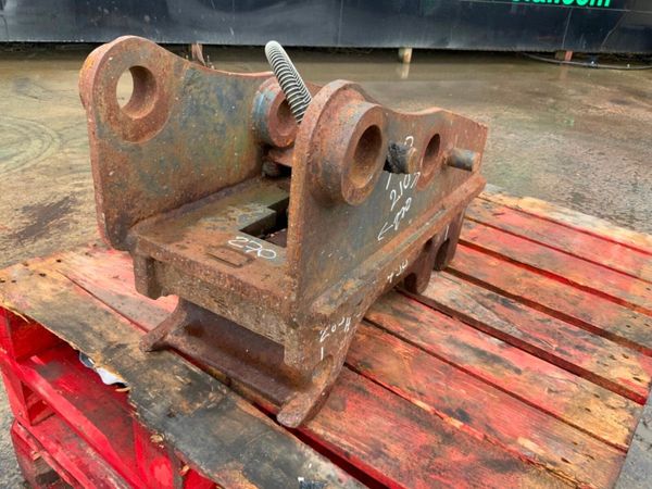 HYDRAULIC QUICK HITCH.........60mm PINS........584 381323752