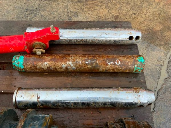 UNDERCARRIAGE 381323780