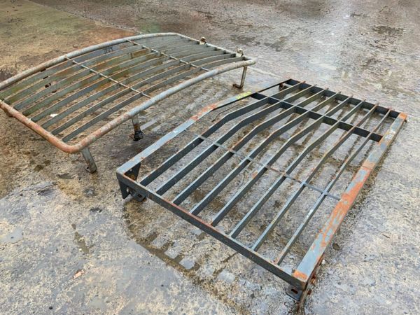 EXCAVATOR CAB GUARD / SCREEN GRIDS.......852. 381323711