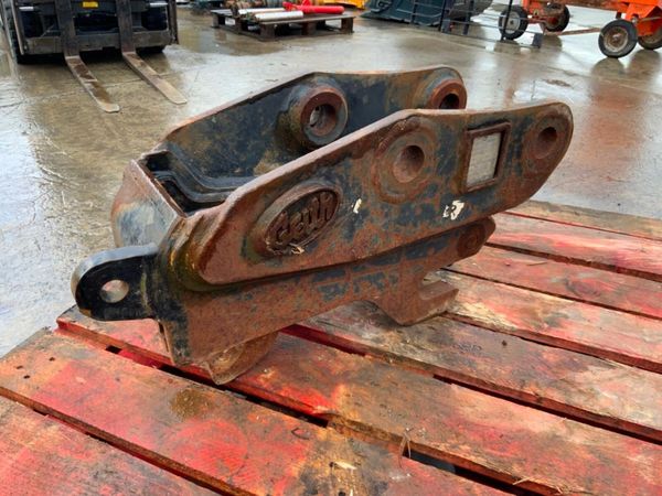 GEITH HYDRAULIC QUICK HITCH....45mm PINS...277pf 381323739