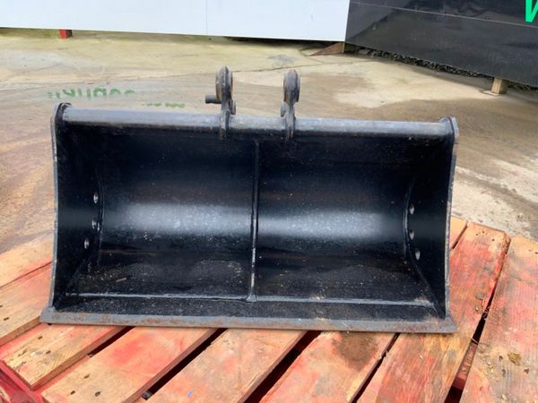 30" JCB GRADING BUCKET.......30mm PINS.......643. 381323872