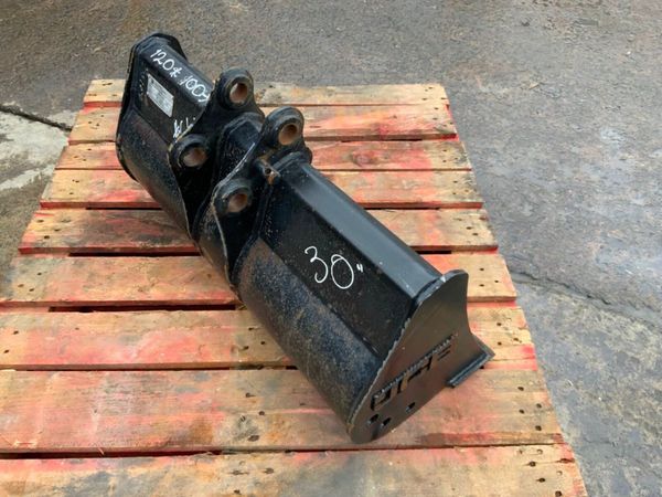 30" JCB GRADING BUCKET.......30mm PINS.......643. 381323877