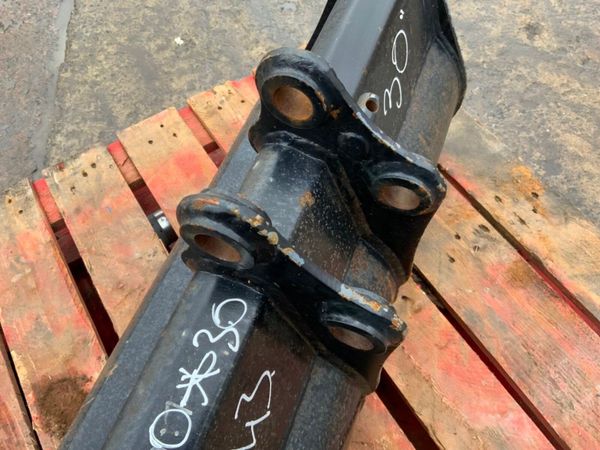30" JCB GRADING BUCKET.......30mm PINS.......643. 381323879