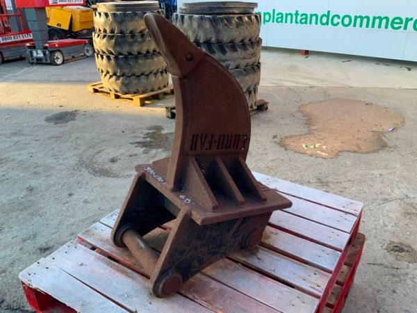 36" DIGGING BUCKET...65mm PINS..............162w. 381472119