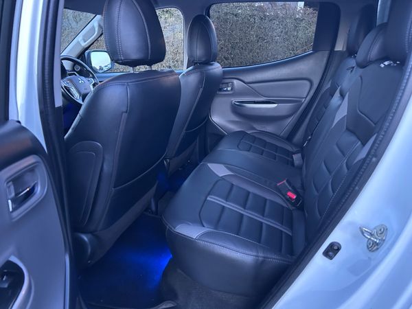 2019 Mitsubishi L200 Barbarian 381489766