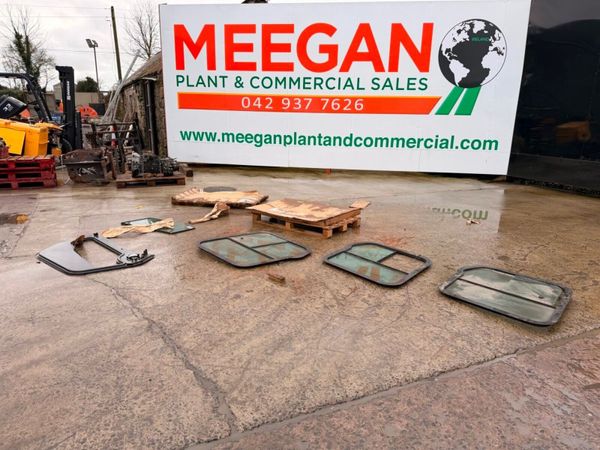 NEW Bobcat door + windows 381491054