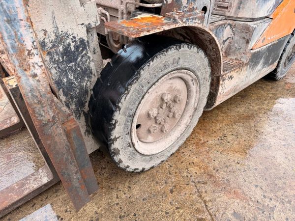 2019 DOOSAN... 2.5 TON ... diesel forklift ..4,283 381407409