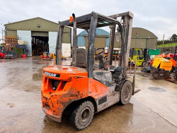 2019 DOOSAN... 2.5 TON ... diesel forklift ..4,283 381407421
