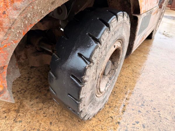 2019 DOOSAN... 2.5 TON ... diesel forklift ..4,283 381407423