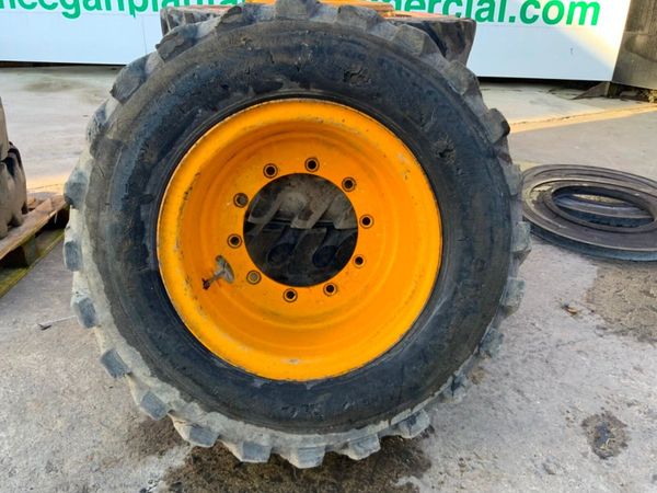 9.0 x 20r WHEELED EXCAVATOR RIMS / TYRES. 381409751