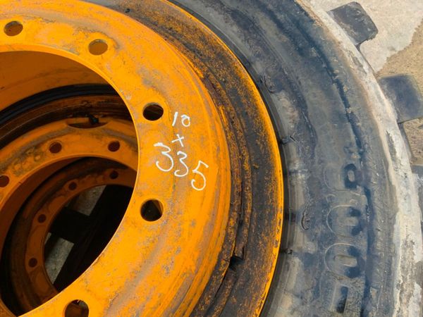 9.0 x 20r WHEELED EXCAVATOR RIMS / TYRES. 381409757