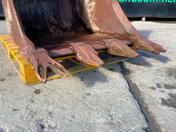 36" DIGGING BUCKET......65mm PINS......162w. 381426640