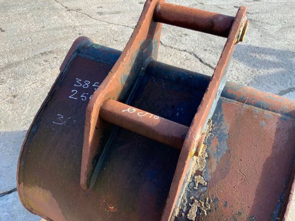 36" DIGGING BUCKET......65mm PINS......162w. 381426644