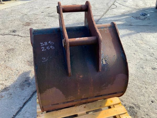 36" DIGGING BUCKET......65mm PINS......162w. 381426651