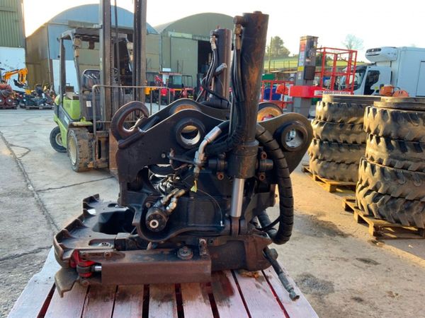 CAT TRS 18   TILT / ROTATOR QUICK HITCH.....1482t. 381438646