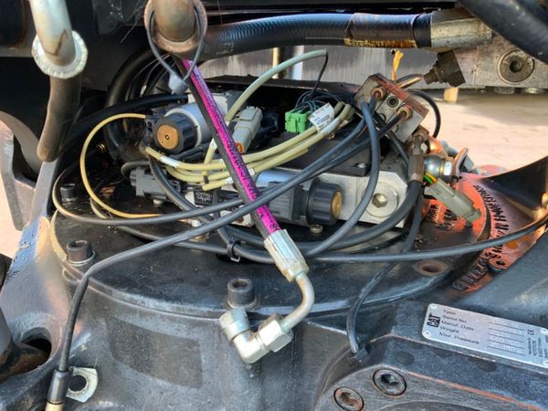 CAT TRS 18   TILT / ROTATOR QUICK HITCH.....1482t. 381438651