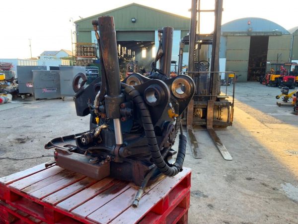 CAT TRS 18   TILT / ROTATOR QUICK HITCH.....1482t. 381438636