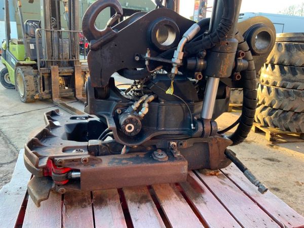 CAT TRS 18   TILT / ROTATOR QUICK HITCH.....1482t. 381438637