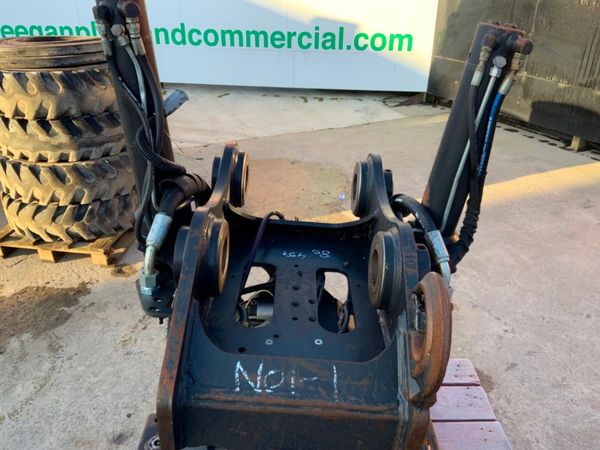 CAT TRS 18   TILT / ROTATOR QUICK HITCH.....1482t. 381438639