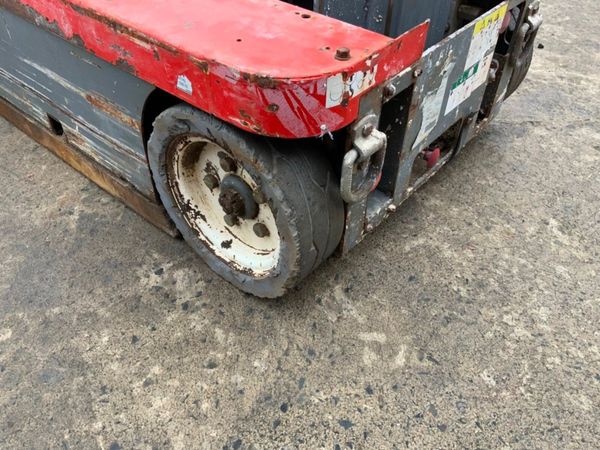 2014 SKYJACK SJ16 ACCESS LIFT PLATFORM......589 381544005