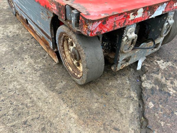 2014 SKYJACK SJ16 ACCESS LIFT PLATFORM......589 381544009